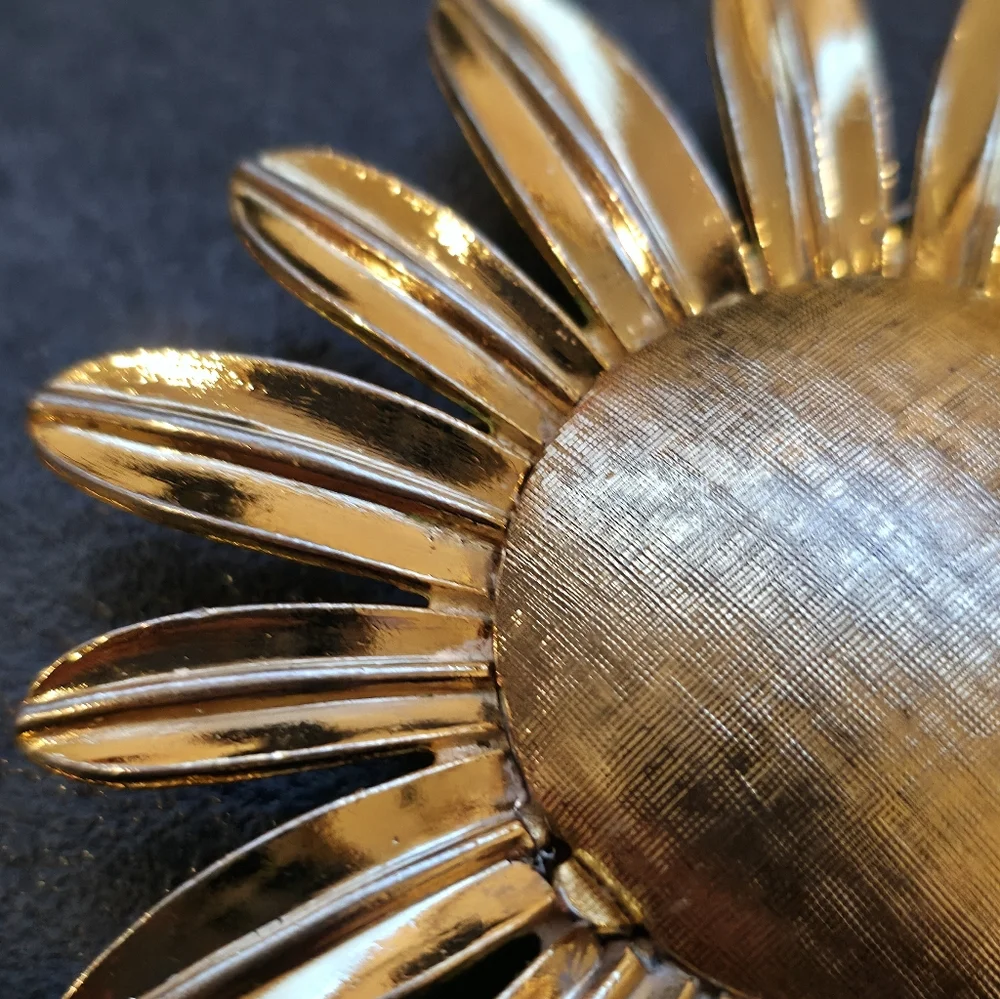 Avon Vintage 1970s Perfume brooch
